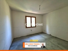 MAISON EN PIERRE DE SEMI PLAIN-PIED DE 86 M2, L’ENSEMBLE SUR 4560 M² DE TERRAIN CLOS AVEC DES DÉPENDANCES >