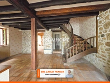 MAISON EN PIERRE DE 188 M2 SUR ÉTAGE, L’ENSEMBLE SUR 570 M² DE TERRAIN CLOS AVEC DES DÉPENDANCES >