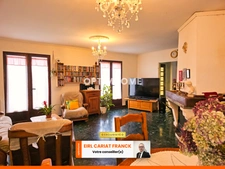 MAISON DE 156 M² AVEC UN APPARTEMENT, L’ENSEMBLE SUR 762 M² DE TERRAIN CLOS :