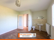 MAISON EN PIERRE DE 116 M2 SUR ÉTAGE, L’ENSEMBLE SUR 1744 M² DE TERRAIN CLOS AVEC DES DÉPENDANCES :