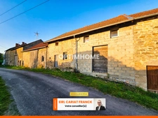 GRANGE AVEC ANCIENNE MAISON A RENOVER SUR DE 131.9 M² AVEC TERRAIN SUR 410 M² DE TERRAIN CLOS :