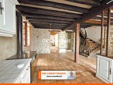 MAISON EN PIERRE DE 188 M2 SUR ÉTAGE, L’ENSEMBLE SUR 570 M² DE TERRAIN CLOS AVEC DES DÉPENDANCES >