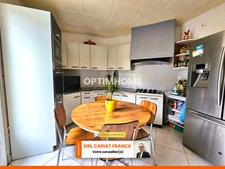 MAISON DE 156 M² AVEC UN APPARTEMENT, L’ENSEMBLE SUR 762 M² DE TERRAIN CLOS :