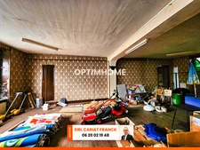 IMMEUBLE AVEC CHAMBRE SUR 206 M² ET UN LOCAL COMMERCIAL DE 97 M², L’ENSEMBLE SUR 353 M² DE TERRAIN :