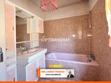MAISON EN PIERRE DE SEMI PLAIN-PIED DE 86 M2, L’ENSEMBLE SUR 4560 M² DE TERRAIN CLOS AVEC DES DÉPENDANCES >