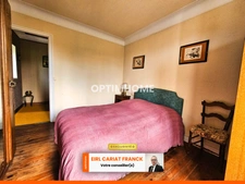MAISON EN PIERRE DE 60 M², SUR 1629 M² DE TERRAIN AVEC DÉPENDANCES
