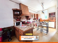 MAISON EN PIERRE DE 109 M², L’ENSEMBLE SUR 167 M² DE TERRAIN CLOS