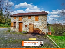VILLA DE 187 M² AVEC DEPENDANCES, L’ENSEMBLE SUR 3906 M² DE TERRAIN CLOS