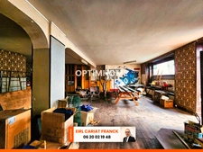 IMMEUBLE AVEC CHAMBRE SUR 206 M² ET UN LOCAL COMMERCIAL DE 97 M², L’ENSEMBLE SUR 353 M² DE TERRAIN :