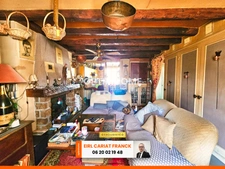 MAISON DOUBLE AVEC DES LOCATAIRES ET DES DÉPENDANCES, L’ENSEMBLE SUR 3249 M² DE TERRAIN CLOS :