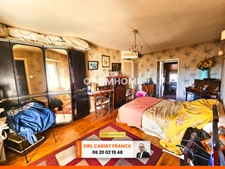 MAISON DOUBLE AVEC DES LOCATAIRES ET DES DÉPENDANCES, L’ENSEMBLE SUR 3249 M² DE TERRAIN CLOS :