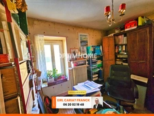 MAISON DOUBLE AVEC DES LOCATAIRES ET DES DÉPENDANCES, L’ENSEMBLE SUR 3249 M² DE TERRAIN CLOS :