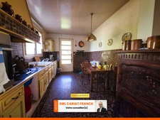 MAISON DE 200 M² AVEC DÉPENDANCES, L’ENSEMBLE SUR 1630 M² DE TERRAIN CLOS :