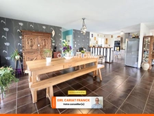 MAISON DE PLAIN-PIED DE 152 M² AVEC DÉPENDANCES, L’ENSEMBLE SUR 4811 M² DE TERRAIN CLOS