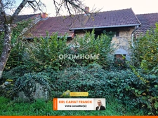 GRANGE AVEC ANCIENNE MAISON A RENOVER SUR DE 131.9 M² AVEC TERRAIN SUR 410 M² DE TERRAIN CLOS :
