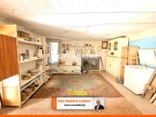 MAISON EN PIERRE DE SEMI PLAIN-PIED DE 86 M2, L’ENSEMBLE SUR 4560 M² DE TERRAIN CLOS AVEC DES DÉPENDANCES >