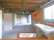 MAISON EN PIERRE DE 116 M2 SUR ÉTAGE, L’ENSEMBLE SUR 1744 M² DE TERRAIN CLOS AVEC DES DÉPENDANCES :
