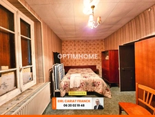 MAISON DOUBLE AVEC DES LOCATAIRES ET DES DÉPENDANCES, L’ENSEMBLE SUR 3249 M² DE TERRAIN CLOS :