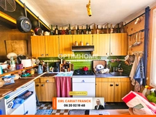 MAISON DOUBLE AVEC DES LOCATAIRES ET DES DÉPENDANCES, L’ENSEMBLE SUR 3249 M² DE TERRAIN CLOS :