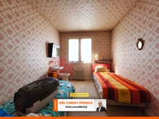 MAISON DE 200 M² AVEC DÉPENDANCES, L’ENSEMBLE SUR 1630 M² DE TERRAIN CLOS :