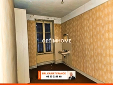 IMMEUBLE AVEC CHAMBRE SUR 206 M² ET UN LOCAL COMMERCIAL DE 97 M², L’ENSEMBLE SUR 353 M² DE TERRAIN :