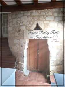 Bâtisse pierre de 11 pièces VILLEGOUGE (33)
