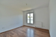 Saint-André-lez-Lille (Quartier Ouest) – T2 de 47 m² avec balcon, ascenseur et parking privatif