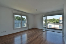 Saint-André-lez-Lille (Quartier Ouest) – T2 de 47 m² avec balcon, ascenseur et parking privatif