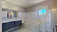 Maison familiale de 184 m² avec piscine et vue dégagée – Calme et confort