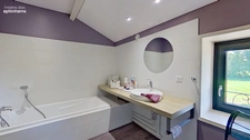 Maison familiale rénovée avec piscine, 4 chambres, dépendances et terrain sans vis-à-vis