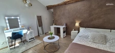 Maison rénovée avec charme et volumes – Vie de village et confort moderne