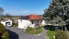Maison familiale rénovée – 5 chambres – Jardin avec plan d’eau – Secteur Vonnas
