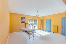 Une villa aux volumes rares au cœur de Belleville – Un cadre privilégié à moins de 30 minutes de Lyon