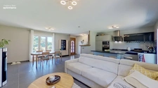 Séjour lumineux, 4 chambres, piscine et jardin arboré : une maison prête à accueillir votre famille