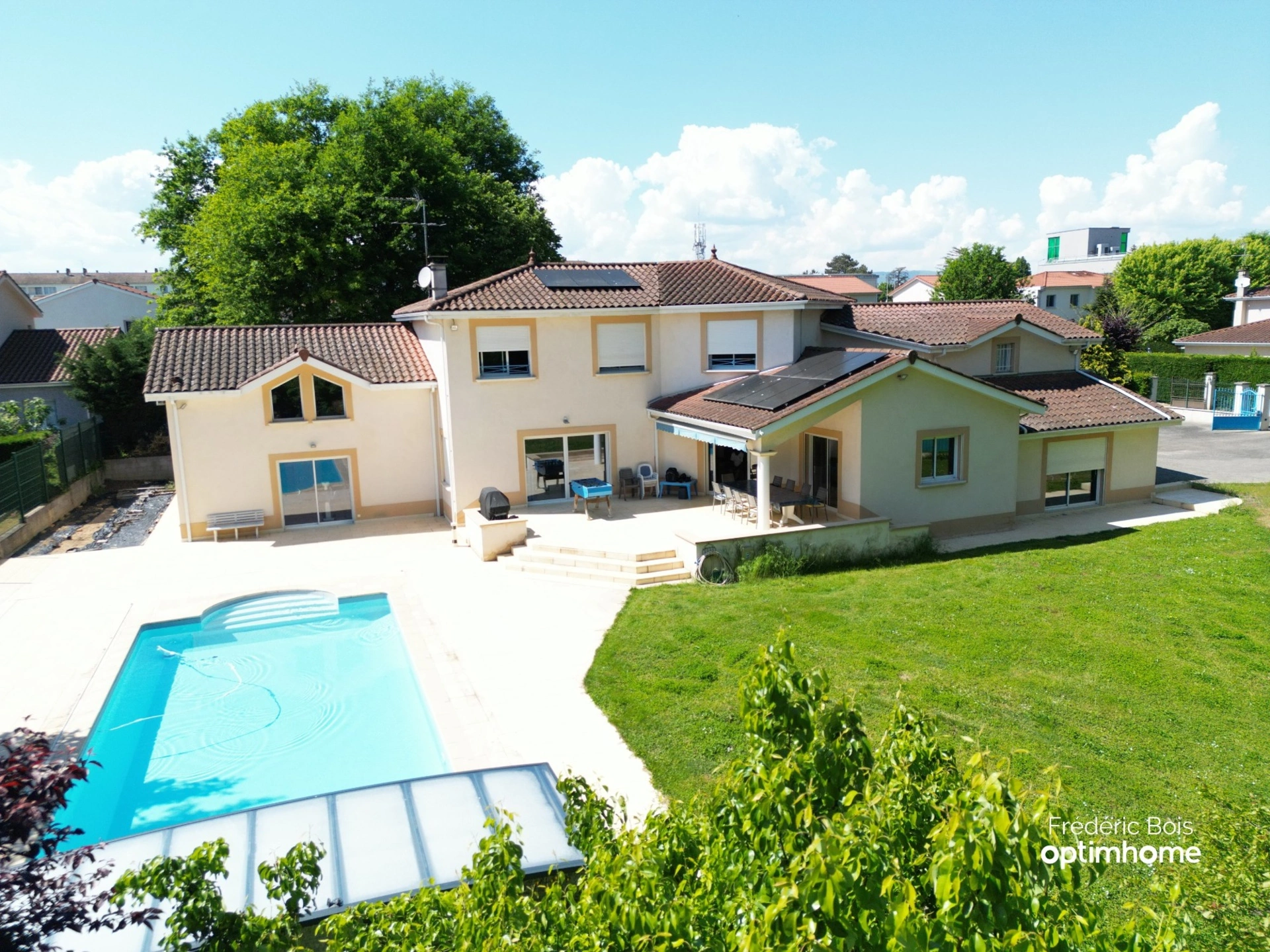 Maison 14 pièces 432 m² · à Belleville en Beaujolais · 432 m² · 700 000 €