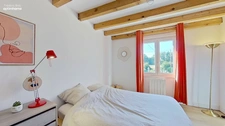 Séjour lumineux, 4 chambres, piscine et jardin arboré : une maison prête à accueillir votre famille