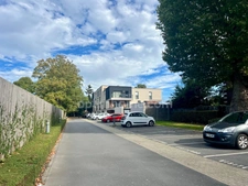 Appartement 74 m² avec garage, stationnement et balcon