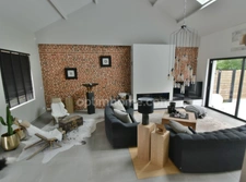 Magnifique résidence style Loft de 262 m² habitables avec piscine extérieure chauffée