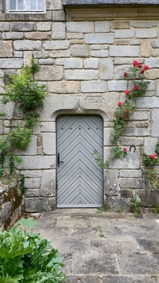 FOR SALE Locronan property, manor house and gatehouse