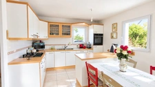 Maison à vendre 3 pièces GUILVINEC (29) en excellent état, au calme, beau jardin avec extension possible 