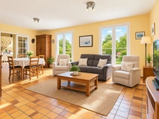 House for sale, 5 rooms, PLOMEUR (29), peaceful countryside setting, large enclosed plot