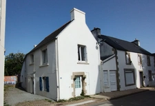 House for sale, 4 rooms, PLEUVEN (29), town center, garden, old charm and modern comfort