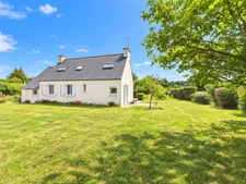 House for sale, 5 rooms, PLOMEUR (29), peaceful countryside setting, large enclosed plot