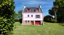 House for sale, 6 rooms, in the town of Combrit (29), very large plot