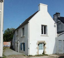 House for sale, 4 rooms, PLEUVEN (29), town center, garden, old charm and modern comfort