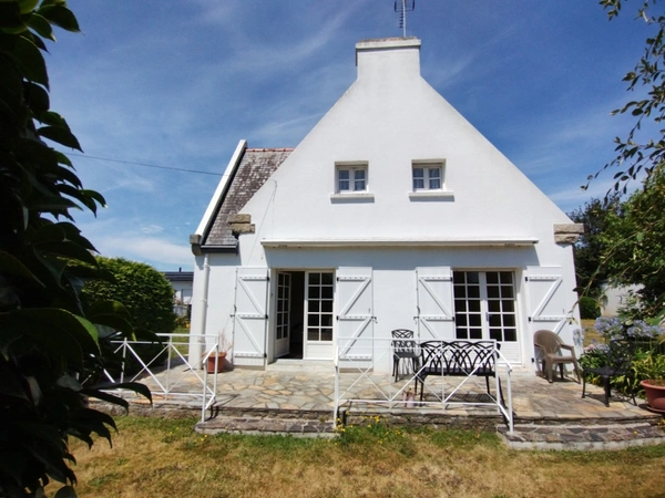 Maison à vendre 6 pièces COMBRIT (29) Sainte-Marine la plage à pied, quartier calme, en impasse. 2 chambres au rez-de-chaussée