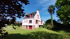 House for sale, 6 rooms, in the town of Combrit (29), very large plot