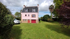 House for sale, 6 rooms, in the town of Combrit (29), very large plot