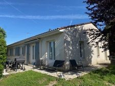 Maison à vendre à Villebois-Lavalette,124 m2 habitable, grande pièce de vie, 4 chambres, garage 