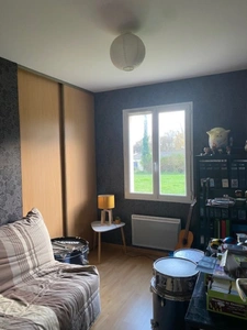  SERS (16) Maison à vendre, récente, de plain pied, avec belle pièce de vie et trois chambres 